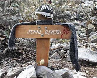 Cruz de Jenni Rivera